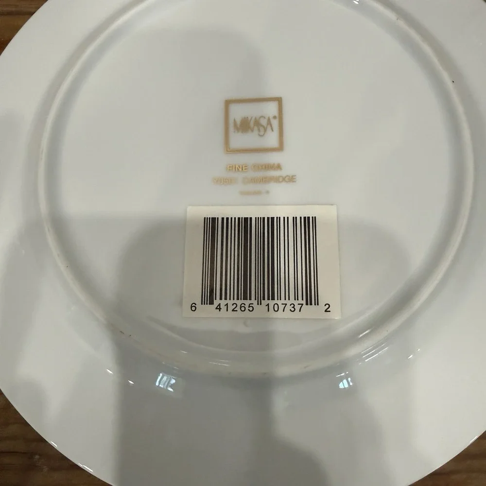 Mikasa Cambridge SY0501 Esquire Gold Gray Porcelain Cups Saucers Plates Set of 6